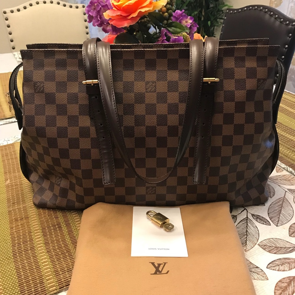 ❌SOLD❌ 💯 Authentic Louis Vuitton Chelsea+Lockset